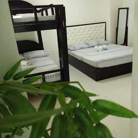 N&J Lopez Lodging House Pasay Zimmer foto
